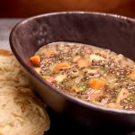 ueu-wwohp-mom-le-gobelet-noir-lentil-stew-b